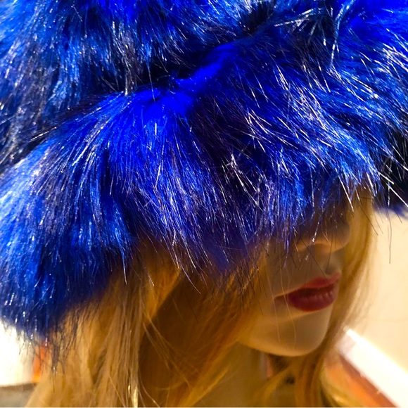 SOLD Mod Bucket Hat - Picture 2 of 5